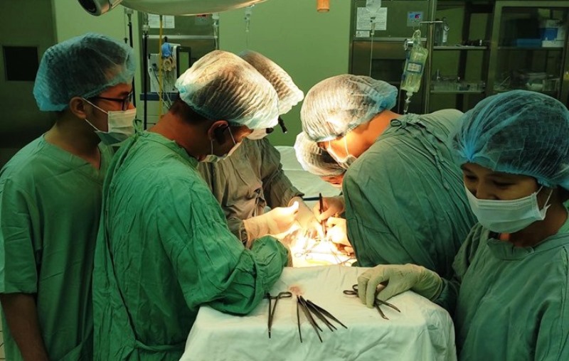 Phẫu thuật cắt nối niệu quản và tạo hình bể thận